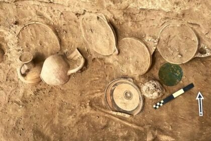 Vaso de los Guerreros restaurado (Edeta)  Museo de Preshistoria de Valencia 01