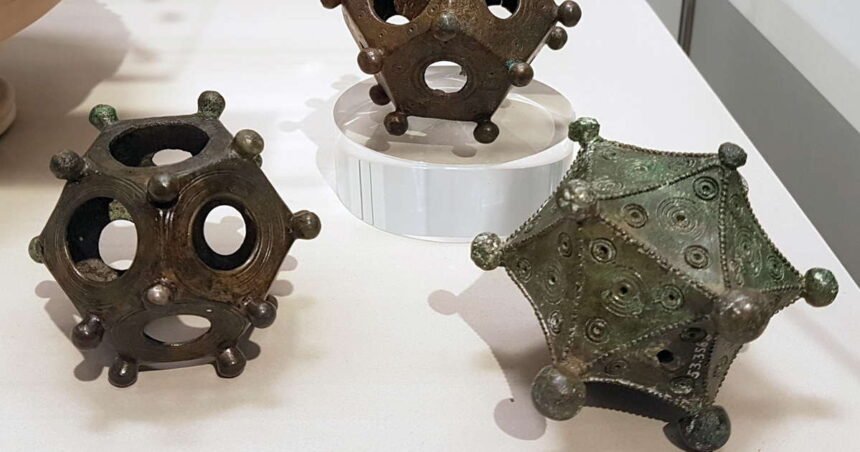 Imagen del papiro en el cual se ha podido leer las indicaciones para encontrar la tumba de Platón.