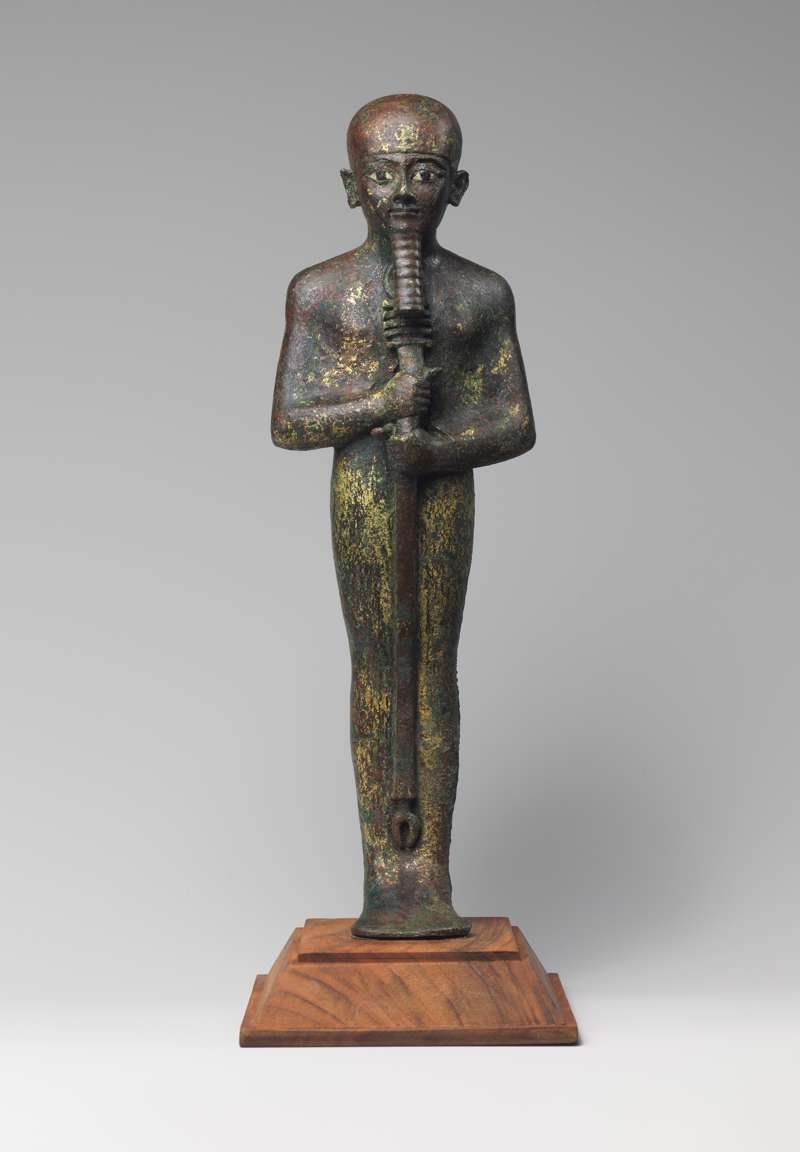 Estatuilla que representa al dios Ptah de Menfis, patrón de los artesanos. Tercer Período Intermedio. Museo Metropolitano de Arte, Nueva York.