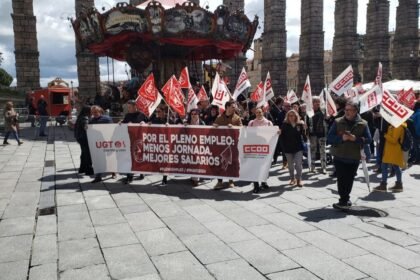Manifestación del 1 de mayo a los pies del Acueducto de Segovia
