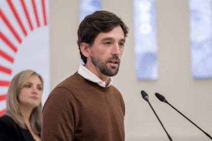 El PP incorpora al exsecretario general de Ciudadanos Adrián Vázquez en su lista para las europeas