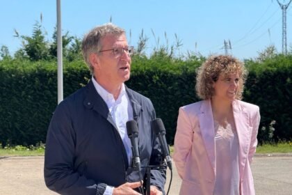 Feijóo pide confiar en el "modelo del PP de Badalona" y "abandonar el voto socialista" que "apuntala" a Sánchez