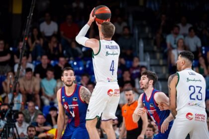El Real Madrid cae en La Fonteta y el líder Unicaja toma el Palau