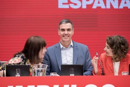 El PSOE deja en manos de Illa los pactos, cree que ERC será "determinante" y descarta consecuencias en el Congreso