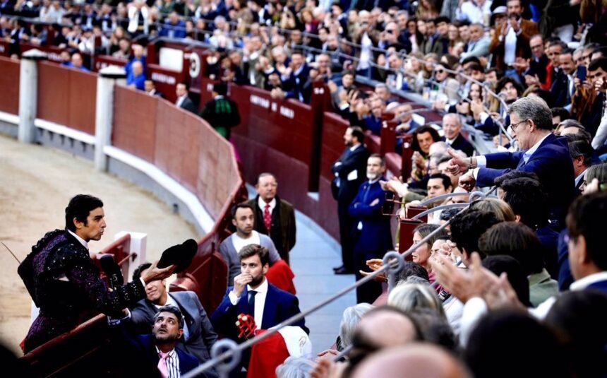 Feijóo defiende la tauromaquia desde Las Ventas: "El Gobierno no entiende la pluralidad y la libertad"
