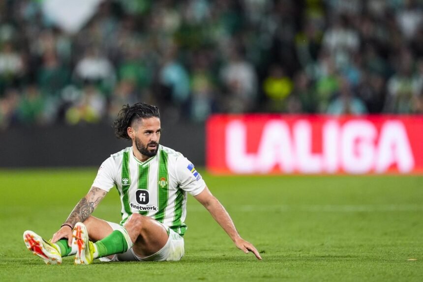 Isco, operado de su fractura en el peroné