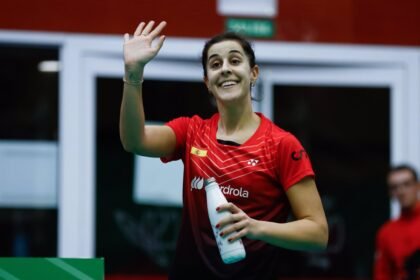 Carolina Marín remonta a Sindhu y alcanza los cuartos en el Abierto de Singapur de bádminton