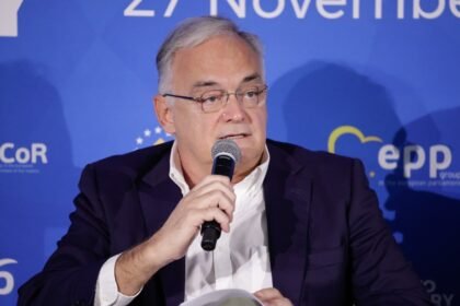 El PP se desmarca de Vox tras llamar Milei "corrupta" a Begoña Gómez: "Es una intromisión"