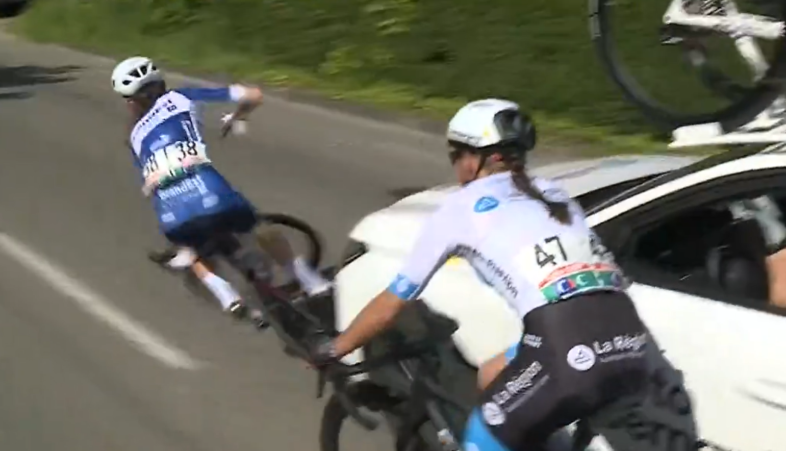 La subcampeona de Francia de ciclismo, atropellada por el coche de su rival.