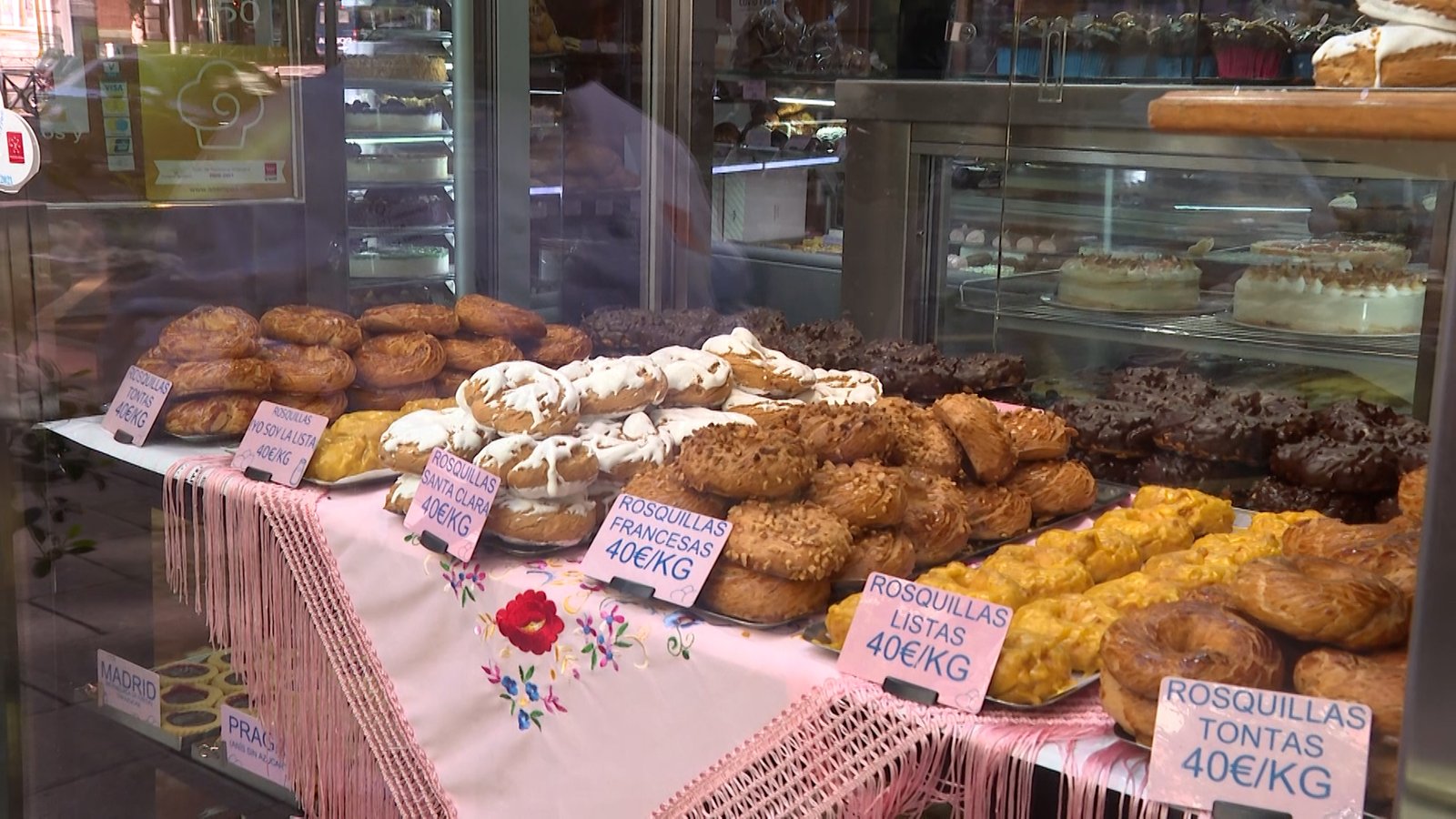 Las pastelerías madrileñas se llenan de rosquillas de San Isidro