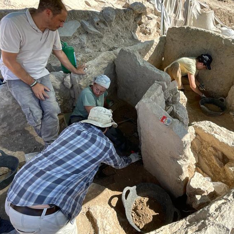 Los arqueólogos han descubierto varios dólmenes más en la necrópolis de La Lentejuela.
