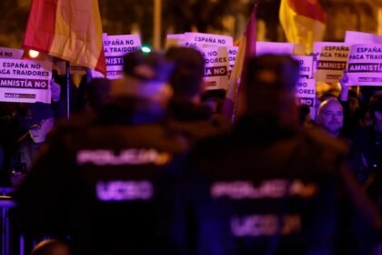 Policías nacionales, en una manifestación