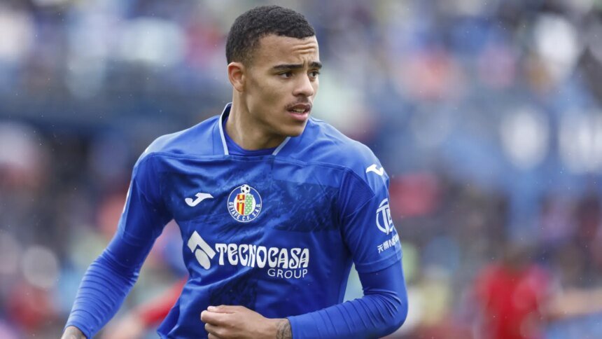 Momento de la pitada al himno de España antes de la final de la Copa de la Reina.