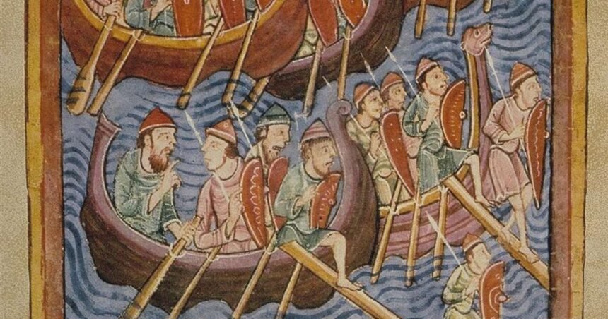 Detalle algunos de los objetos encontrados en en el interior de la tumba con el espejo de bronce a la derecha de la imagen.