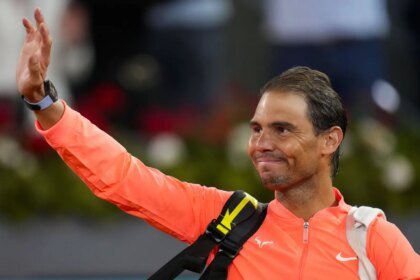 Rafa Nadal abandona el Foro Itálico de Roma tras su derrota ante Hurkacz.