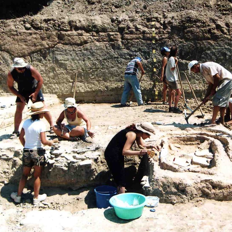 Trabajos de conservacion del complejo helenistico de Helike.