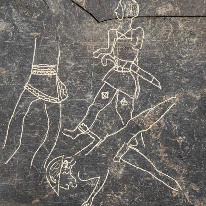 Escena de guerreros (VI-V a.C), grabadas en pizarra y silueteadas digitalmente, encontradas en el yacimiento tartésico Casas del Turuñuelo.
