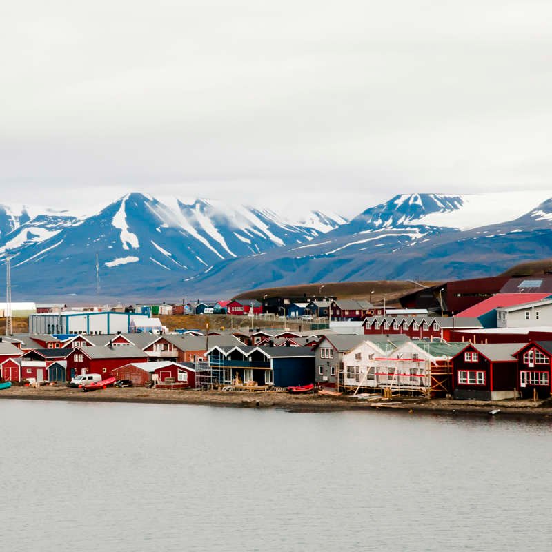 18  Longyearbyen (iStock, Adrian Wojcik)