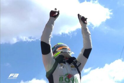 Mari Boya alza la primera bandera española del fin de semana en Montmeló