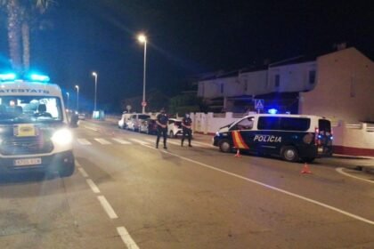 Imagen de archivo de un control nocturno de la Policía Nacional.