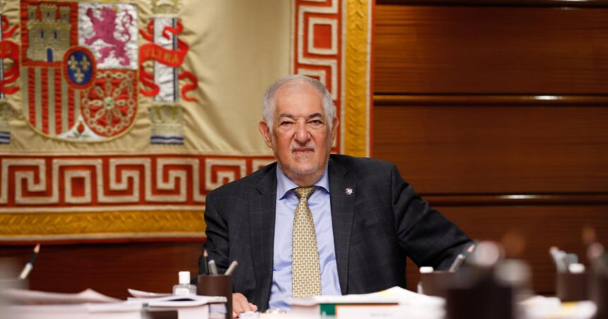 Conde-Pumpido, ingresado de urgencia en Melilla