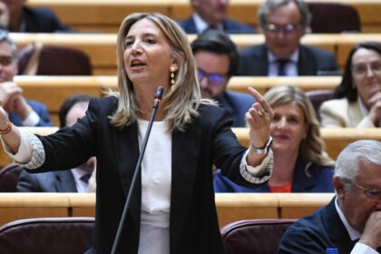 El aplaudido discurso de esta senadora del PP contra María Jesús Montero: «Van de derrota en derrota»