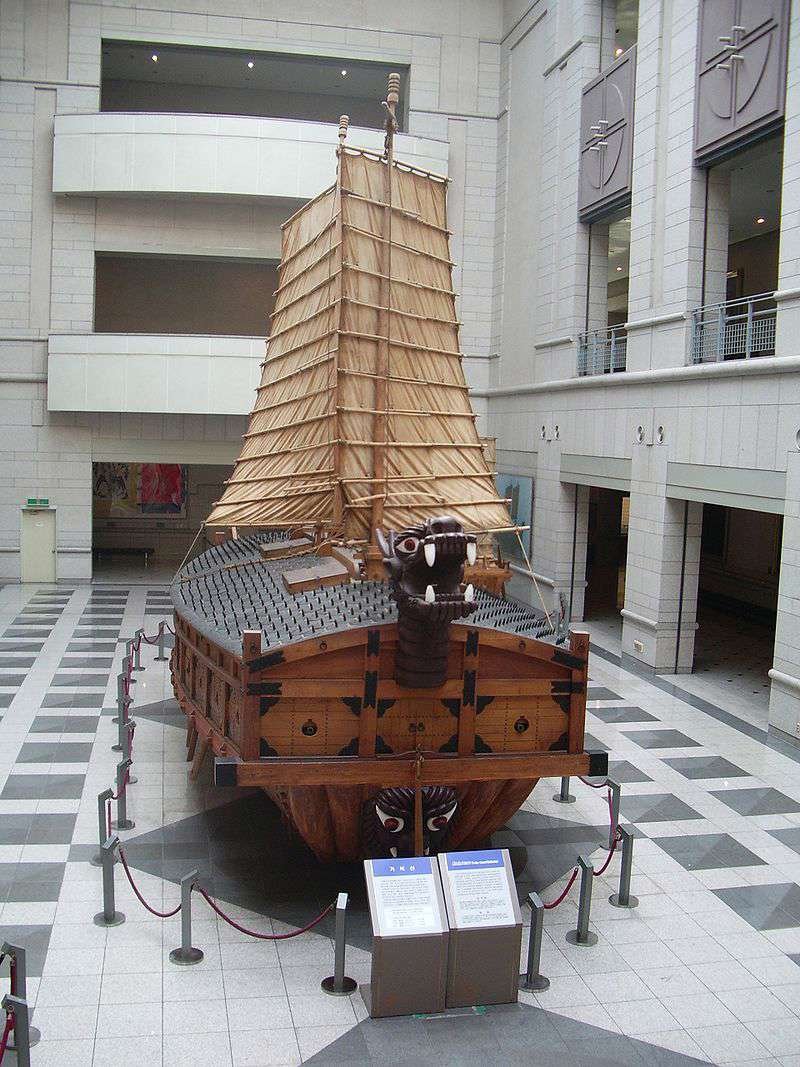 800px Turtle boat