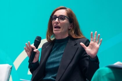 La propuesta de Sanidad enfada a los psiquiatras: "Se confunde la salud mental con la felicidad"