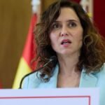 Ayuso asegura que Sánchez lleva a España "a una dictadura" al querer "controlar" el Poder Judicial y los medios