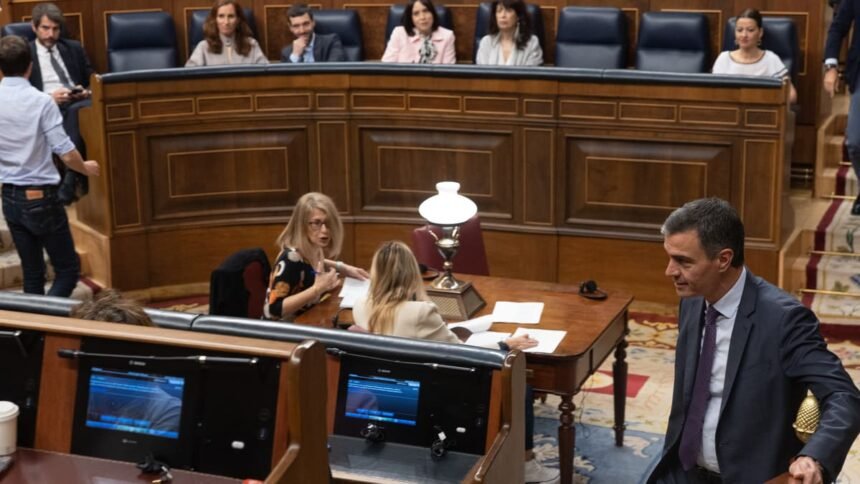La deriva de Pedro Sánchez, asediado por el caso Koldo, su mujer y la amnistía, abre una fisura en el PSOE