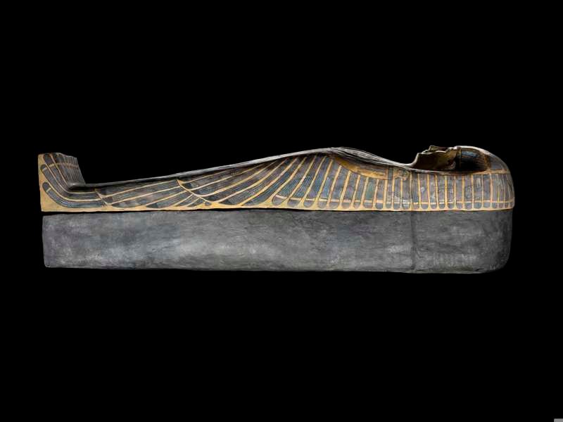 Detalle lateral del sarcófago de madera pintado de la mujer enterrada en Gurna. Museo Nacional de Escocia, Edimburgo.