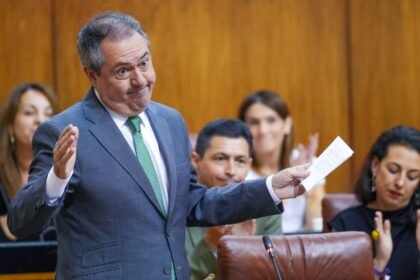 Espadas salva el ultimátum y los secretarios provinciales del PSOE-A dan una prórroga a su proyecto