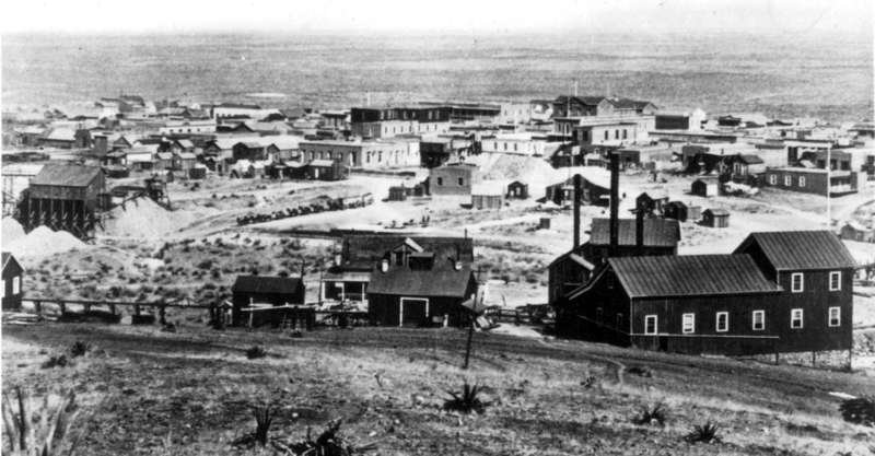 Fotografía de la ciudad de Tombstone, Arizona, tomada en el año 1881.