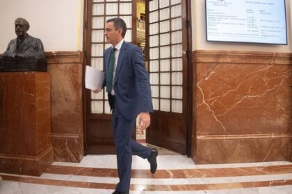 El Gobierno condena los movimientos militares en Bolivia y llama a respetar la democracia