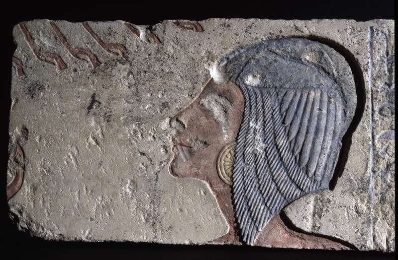 La princesa Meritatón, hija mayor de Akhenatón y Nefertiti, bañada por los rayos de Atón.