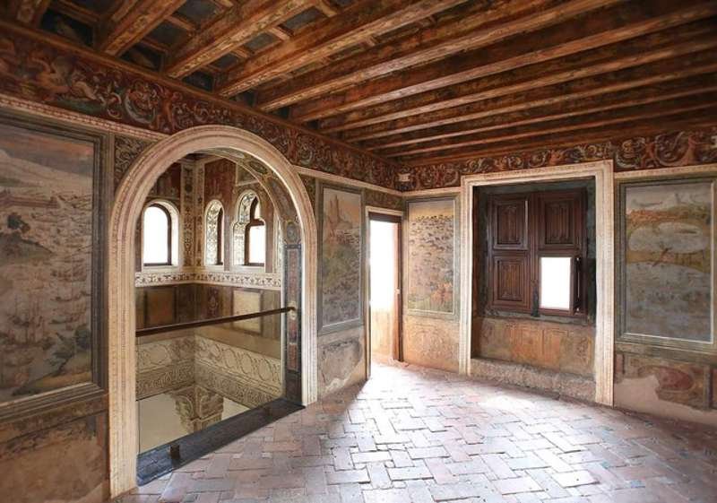 Las pinturas murales del Peinador de la Reina en la sala de la estufa y Linterna  Foto Mª Isabel Puerto 2021