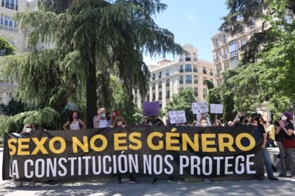 Feministas critican al Gobierno por recurrir la Ley Trans de Madrid