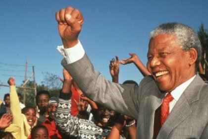 10 frases de Nelson Mandela que resaltan su lucha por los derechos humanos