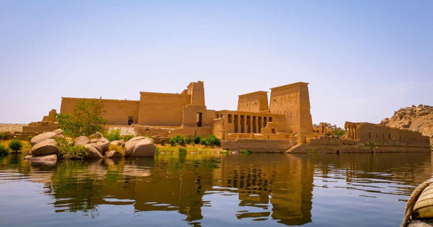 Fotografía de satélite de Egipto, con el valle del Nilo y el delta, y, a la derecha, el mar Rojo.