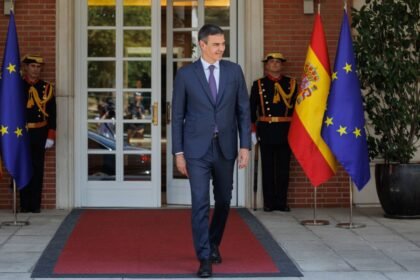 Pedro Sánchez utiliza Gaza para su promoción: visita Jordania cuando se presenta un plan de paz