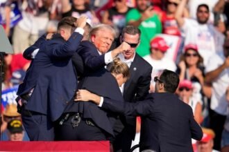 Donald Trump, herido en un tiroteo durante un mitin: hay dos personas muertas