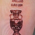 El hincha inglés que ya se ha tatuado la victoria de Inglaterra en la Eurocopa: "Tengo mucha confianza"