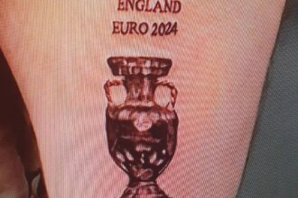 El hincha inglés que ya se ha tatuado la victoria de Inglaterra en la Eurocopa: "Tengo mucha confianza"