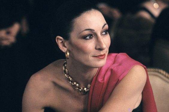 El cambio de Anjelica Huston: Antes y después
