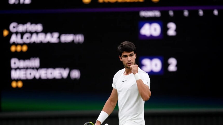 Djokovic se encara con el público en el partido ante Rune.