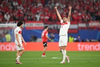 Demiral se impone a balón parado y mete a Turquía en cuartos de la Eurocopa