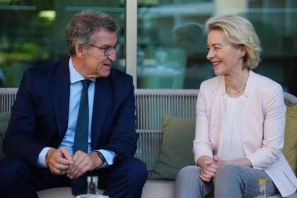 Feijóo dice a Von der Leyen que en España hay retrocesos en la lucha contra la corrupción y falta imparcialidad en el TC