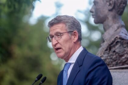 Feijóo arremete contra Vox por "pasarse de frenada" y le pide que no "entorpezca la gobernabilidad" en las CCAA