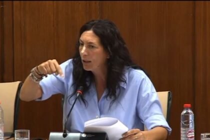 Oleada de zascas de Loles López al Gobierno por los menas: "¿Solidaridad? Les tratan como maletas"