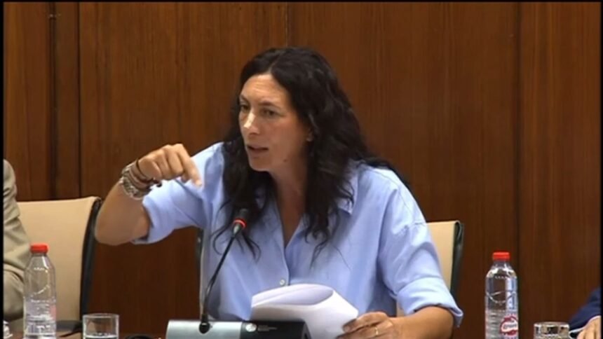 Oleada de zascas de Loles López al Gobierno por los menas: "¿Solidaridad? Les tratan como maletas"